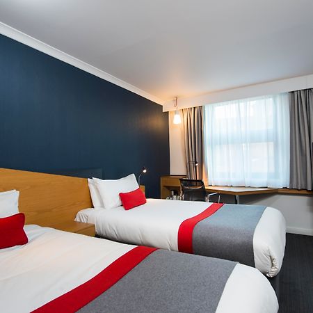 Holiday Inn Express Peterborough By Ihg Екстериор снимка