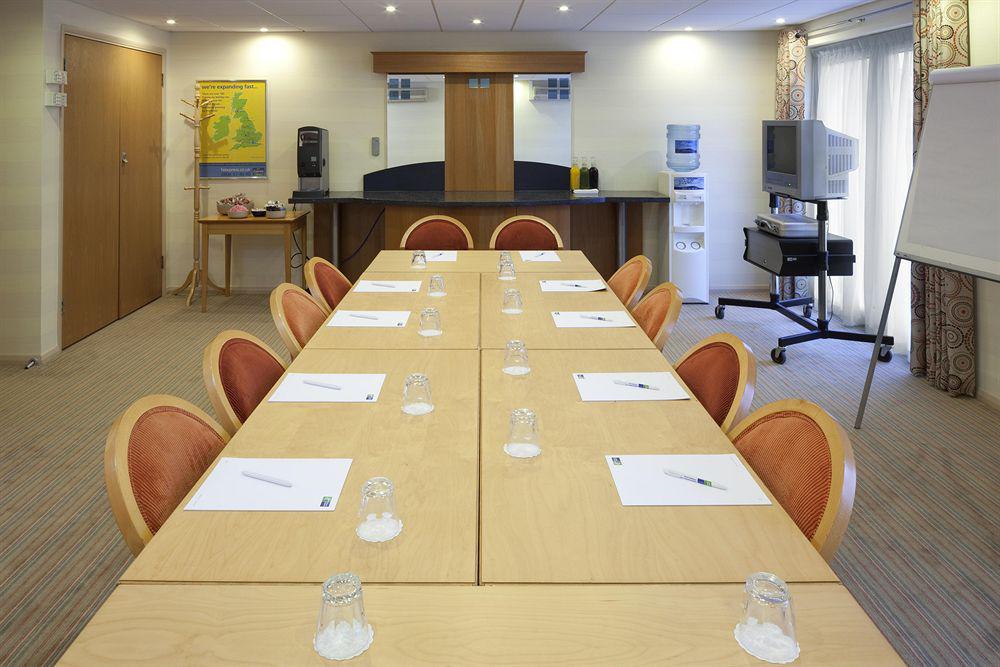Holiday Inn Express Peterborough By Ihg Съоръжения снимка