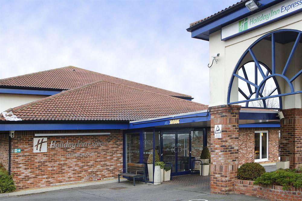 Holiday Inn Express Peterborough By Ihg Екстериор снимка