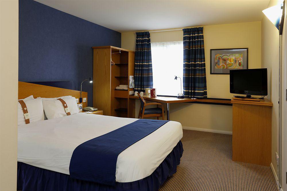 Holiday Inn Express Peterborough By Ihg Екстериор снимка
