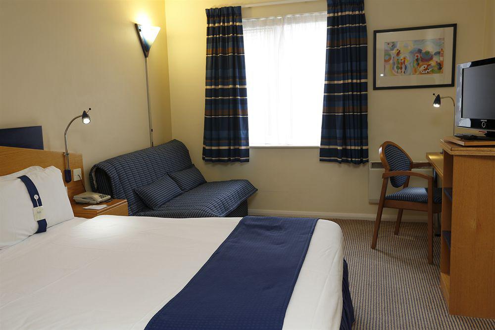 Holiday Inn Express Peterborough By Ihg Екстериор снимка