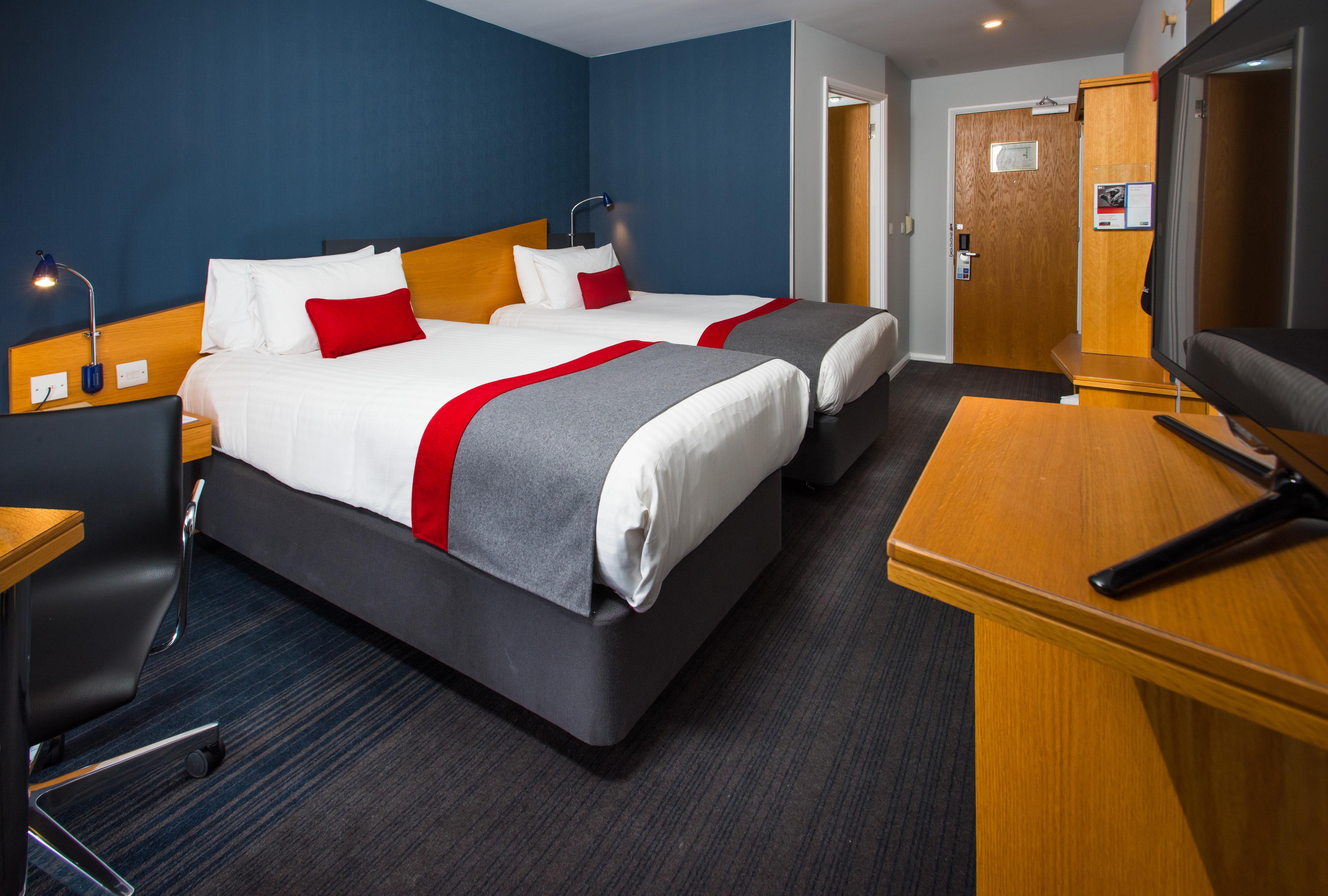 Holiday Inn Express Peterborough By Ihg Екстериор снимка