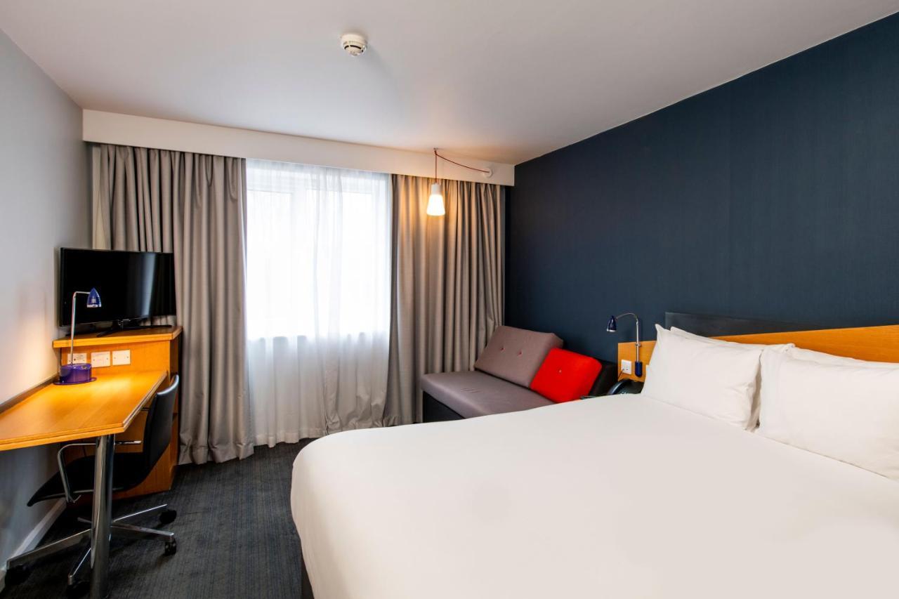 Holiday Inn Express Peterborough By Ihg Екстериор снимка