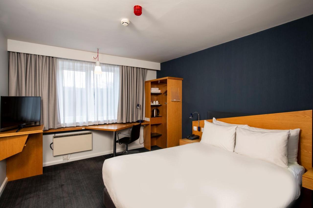 Holiday Inn Express Peterborough By Ihg Екстериор снимка