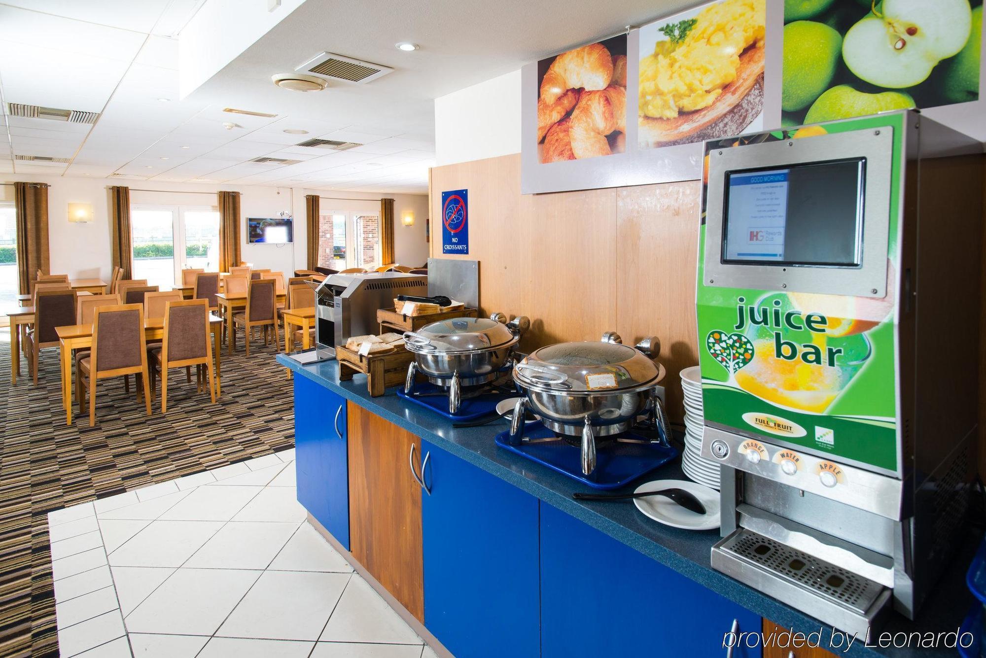 Holiday Inn Express Peterborough By Ihg Екстериор снимка