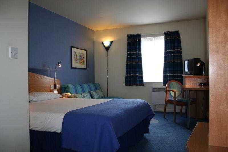 Holiday Inn Express Peterborough, An Ihg Hotel Екстериор снимка