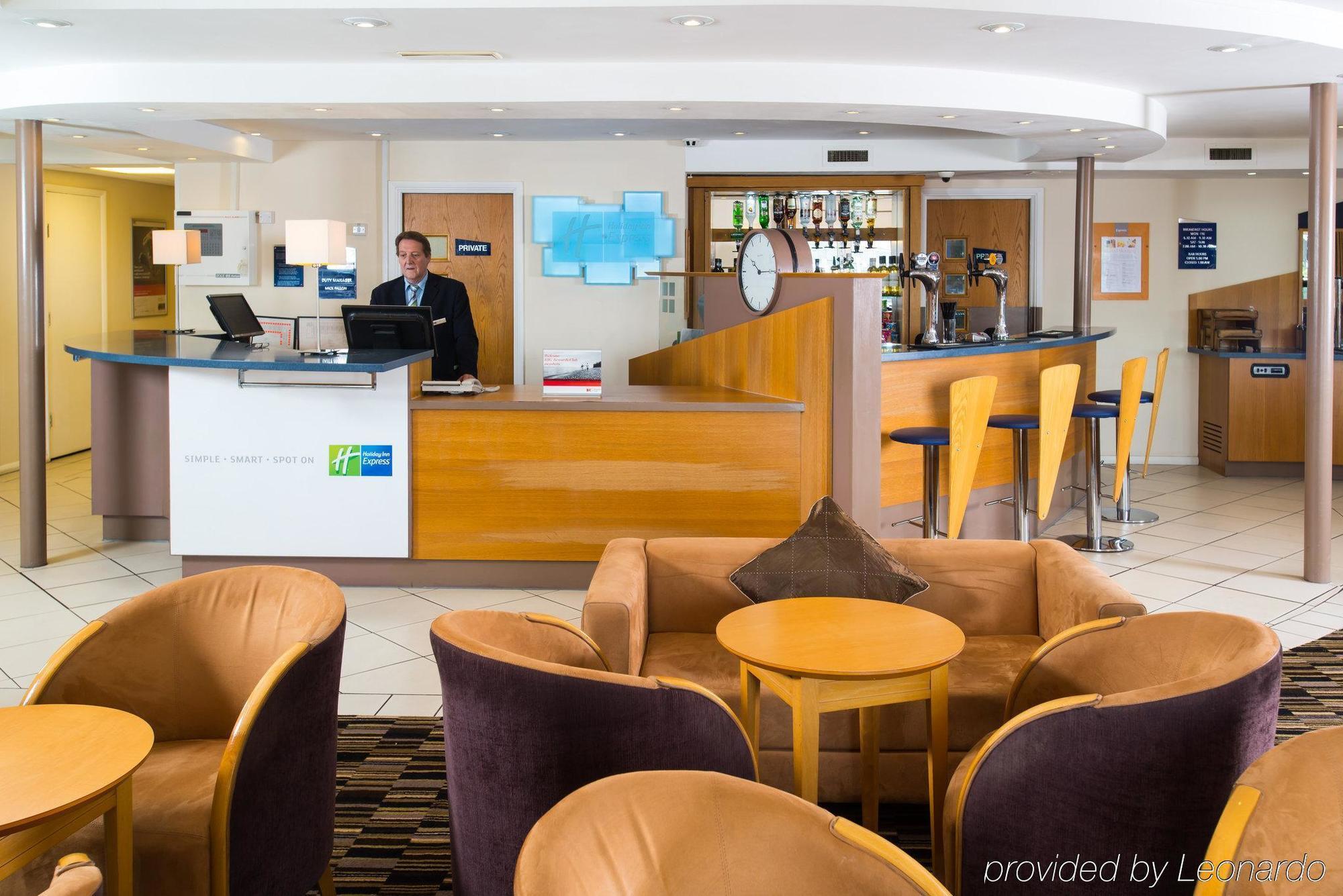 Holiday Inn Express Peterborough By Ihg Екстериор снимка