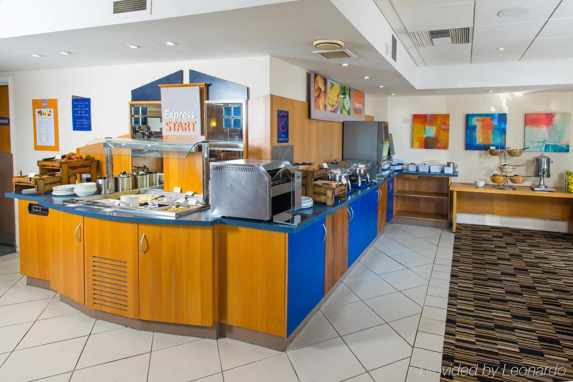 Holiday Inn Express Peterborough By Ihg Екстериор снимка